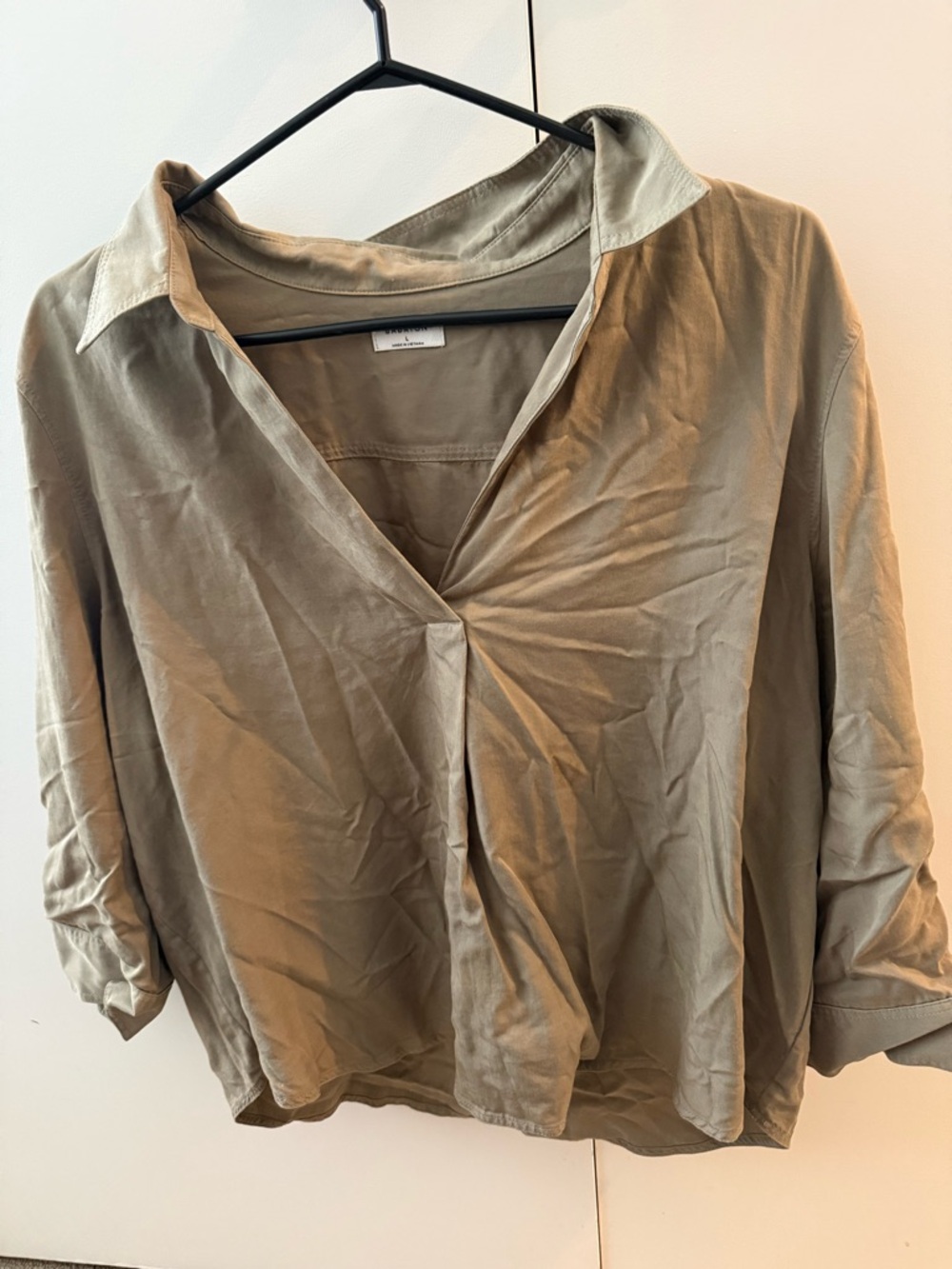 Babaton V-Neck Women's Top in Olive